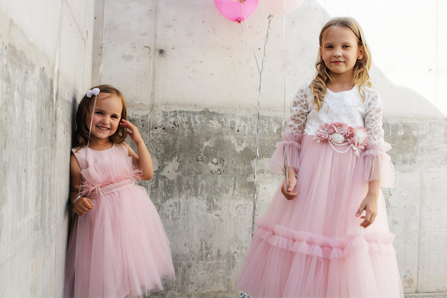 Princesės suknelė su gėlėmis ir perlais BELA