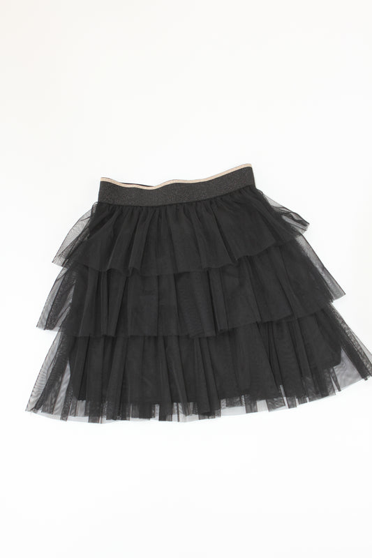 Juodas sijonas su tiulio klostėmis
